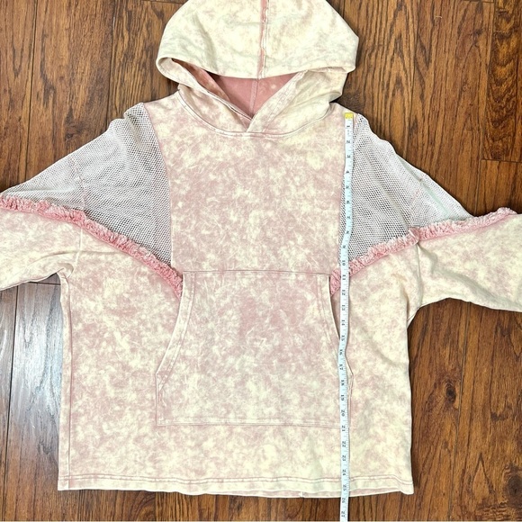 Bibi Pink Fishnet Accent Batwing Fringe Contemporary Pullover Sweatshirt Medium - Picture 13 of 15